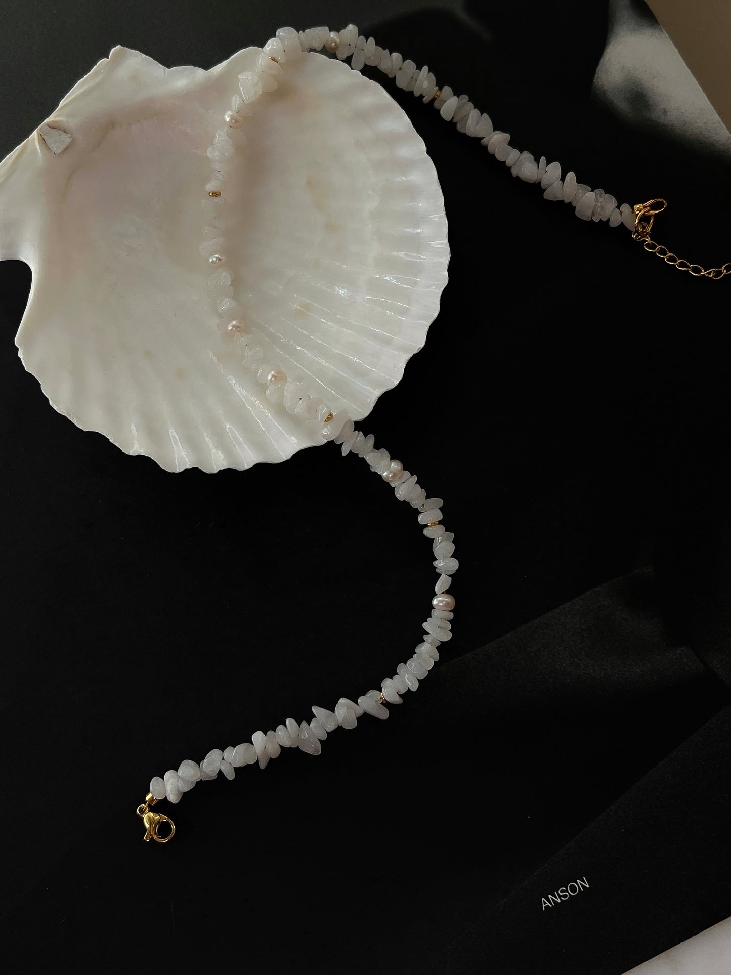 Kette White