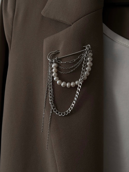 Anstecknadel mit Perlen